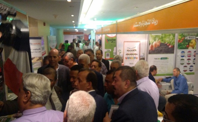تجار مستلزمات الانتاج الزراعى بمعرض الوادى 16 ابريل القادم